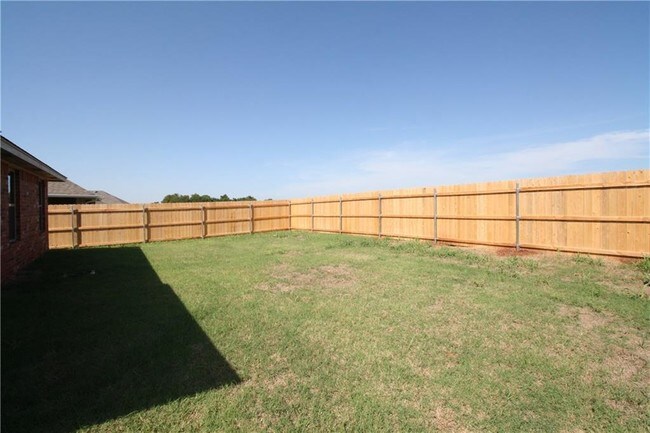 Building Photo - 13924 Northwood Village Dr