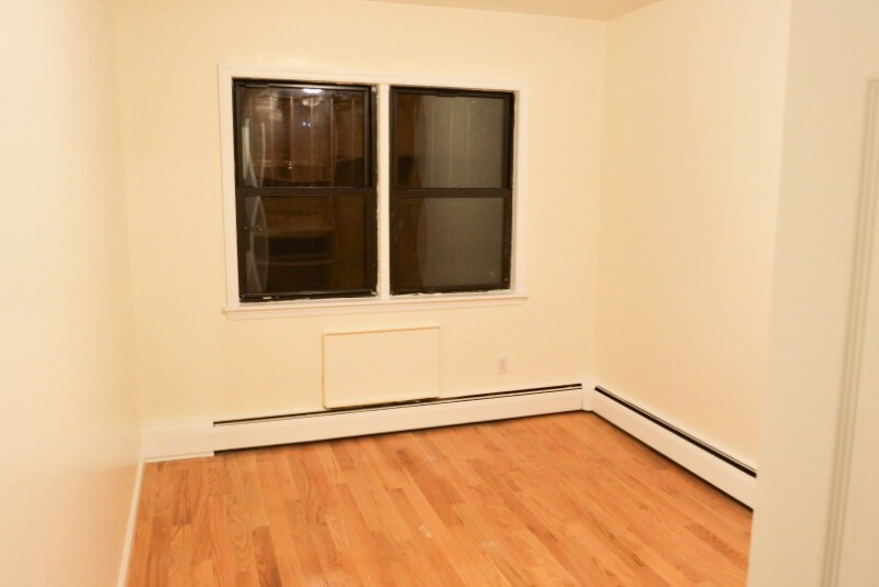 Building Photo - 87-29 58th Ave