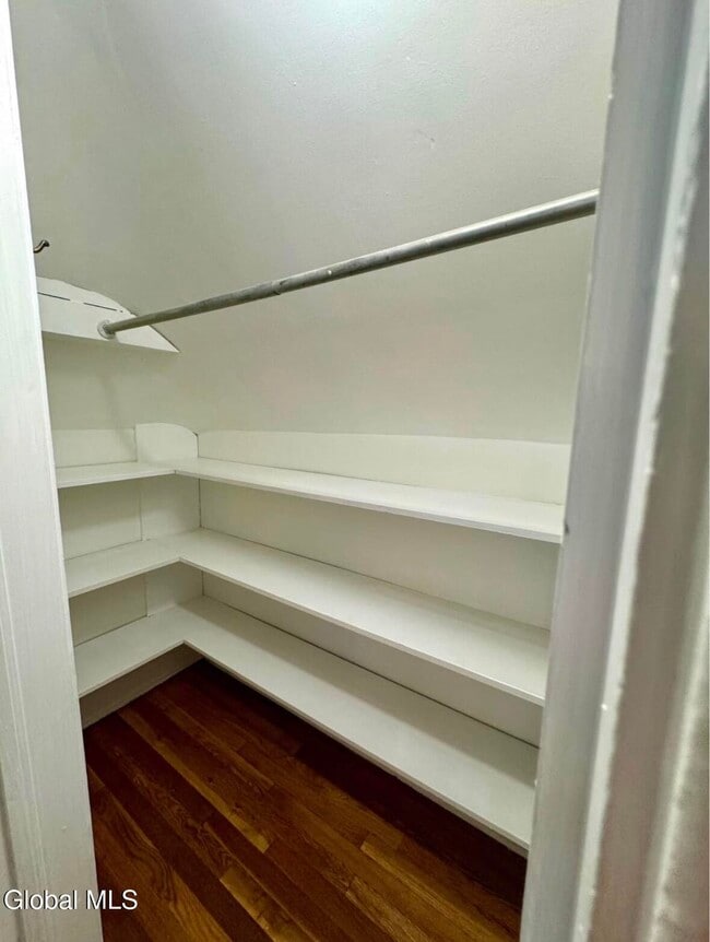 Building Photo - 612 Union St