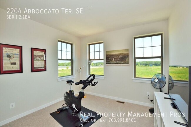 Building Photo - 2204 Abboccato Terrace SE