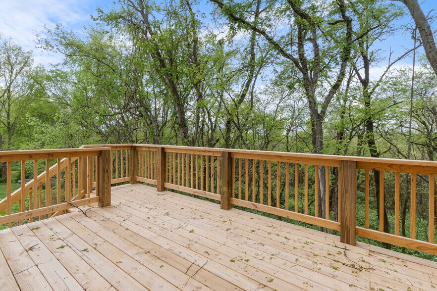 Building Photo - 104 Duncan St