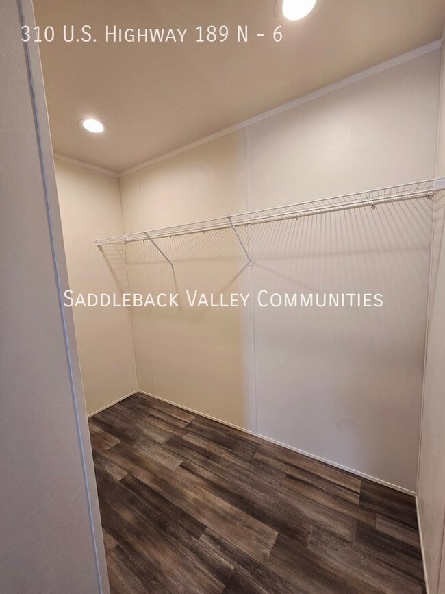 Building Photo - 310 US-189