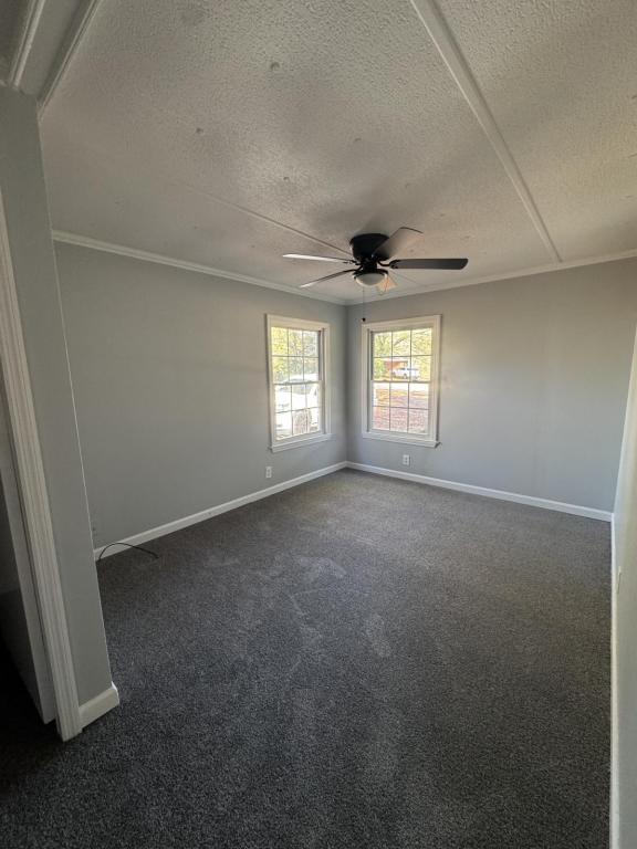 Building Photo - 102 Pine St