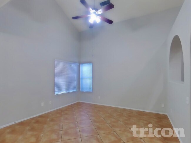 Building Photo - 6642 E Northridge St