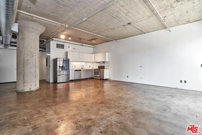 Building Photo - 1855 Industrial St