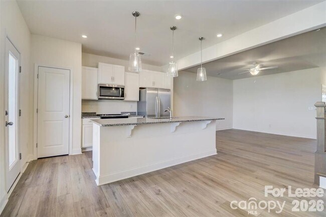 Building Photo - 3845 Hayden Ln