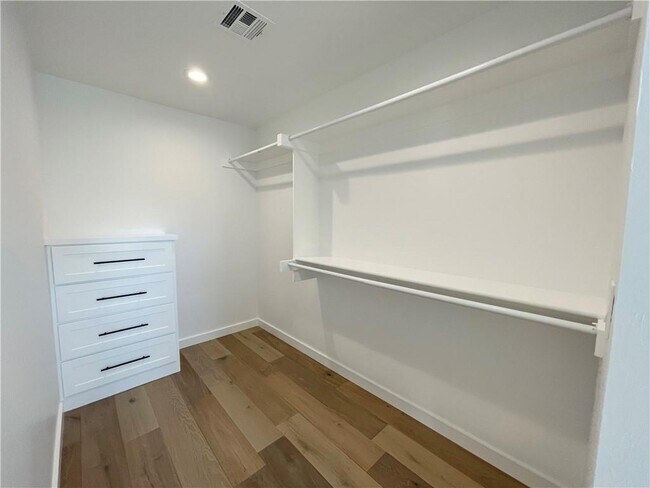 Building Photo - Charming 3-Bed Oasis in Central OKC