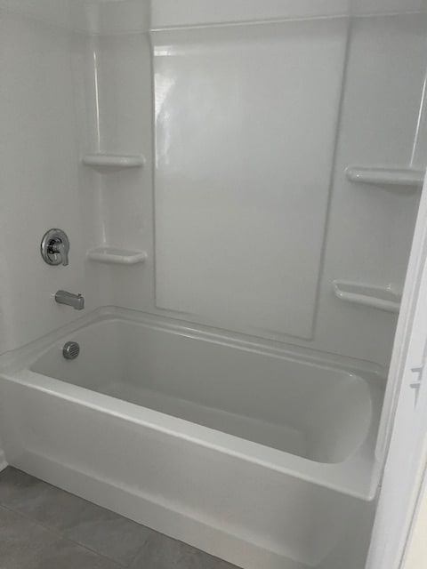 Upstairs Bathroom 2 Shower/Tun - 3632 Pamlico St