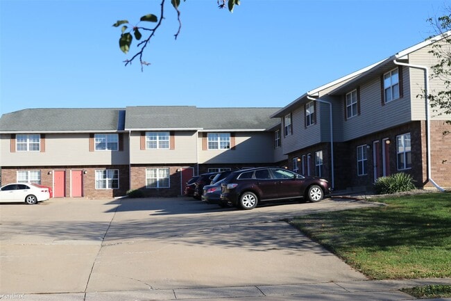 Primary Photo - 3 br, 1.5 bath Townhome - Club Centre Apar...