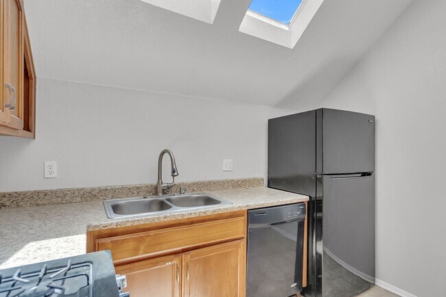 Building Photo - 4910 Jurupa Ave