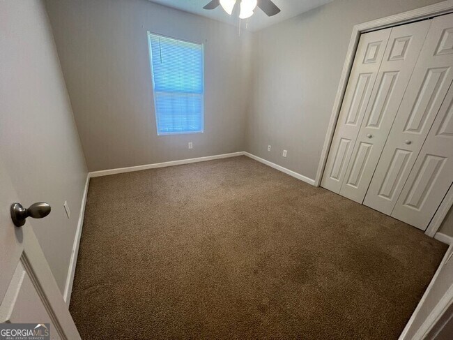 Building Photo - 309 Goldenrod Dr