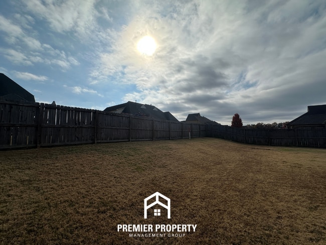 Building Photo - 2274 Southern Woods Dr