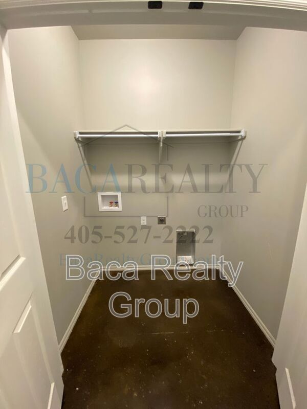 Building Photo - 1758 Eighty-Niner Ter