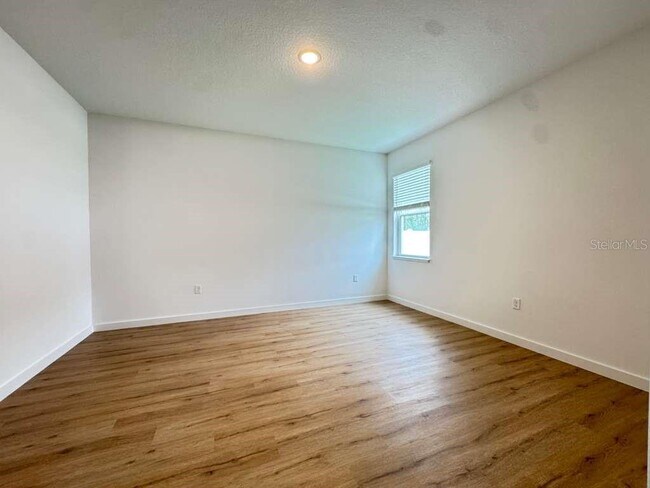 Building Photo - 6807 SW 153rd Pl Rd