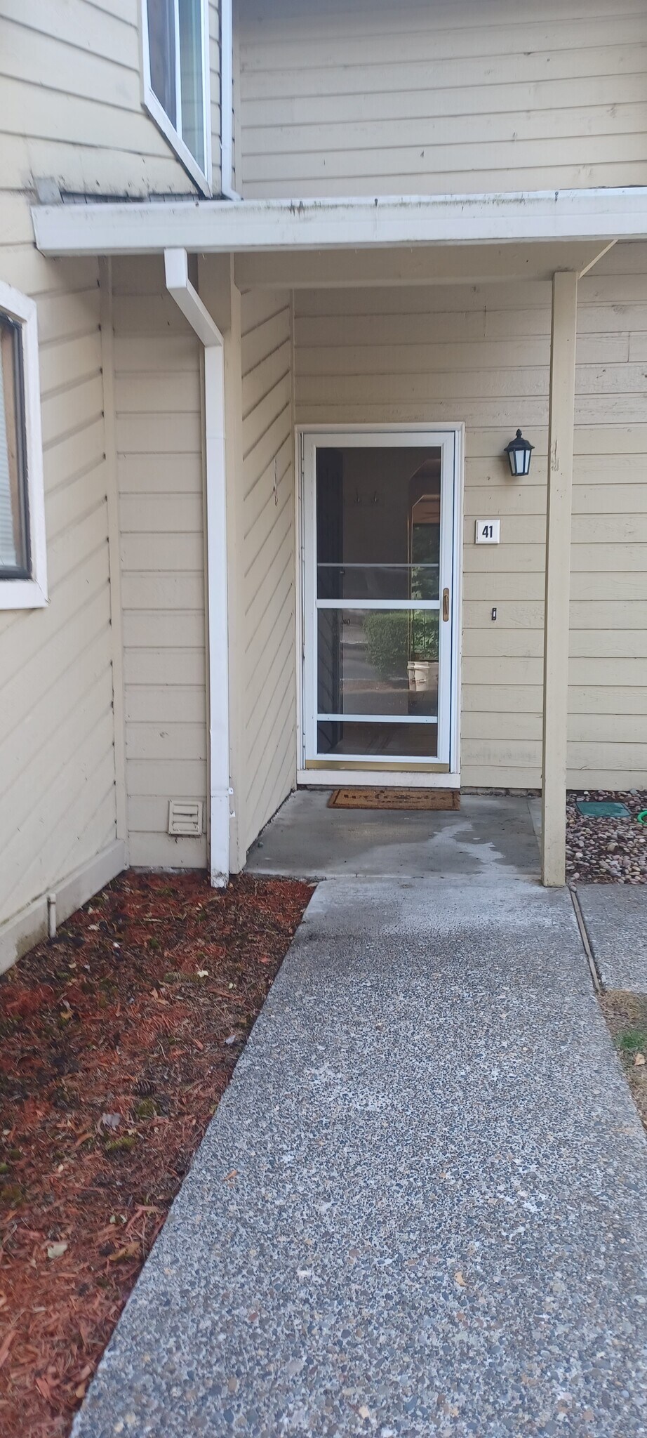 Entryway - 29640 SW Volley St