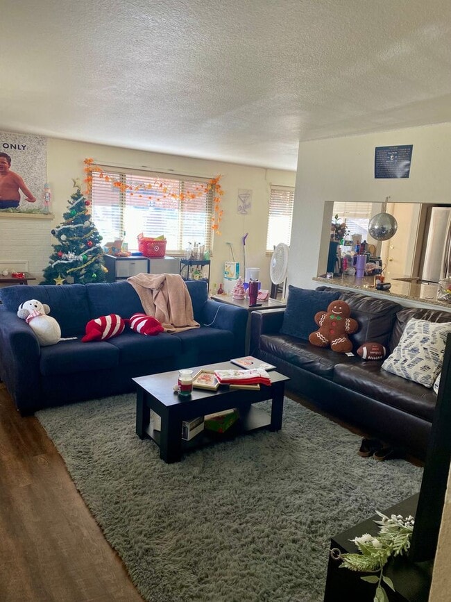 Building Photo - Available for 2026-2027 Fall Pre-Leasing! ...