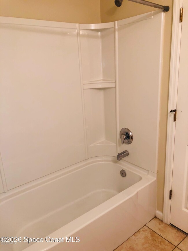 Building Photo - 1280 Luminary Cir