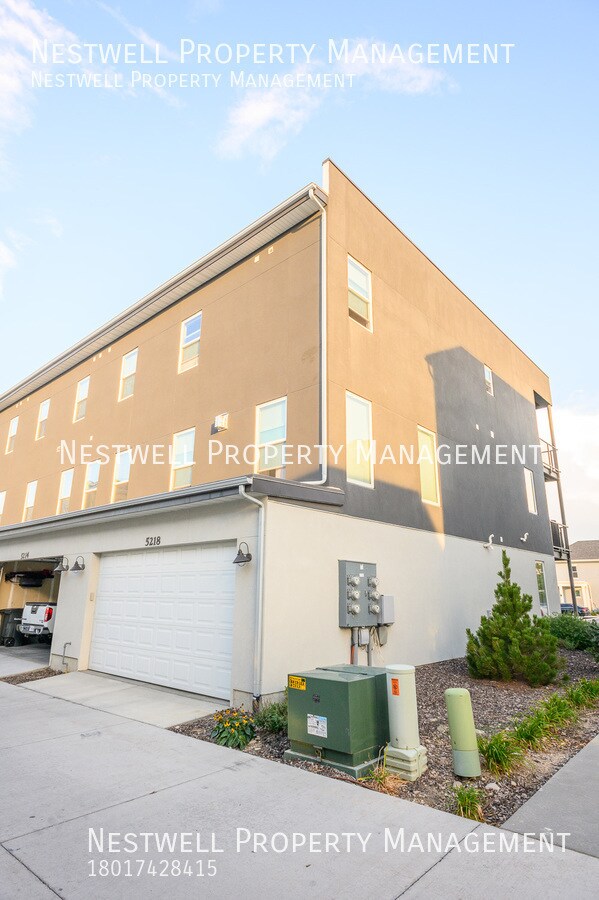 Building Photo - Newer 4-bed Townhome in South Jordan