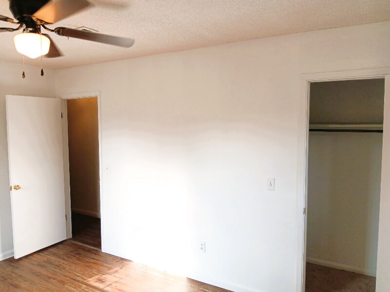 Building Photo - 252 Sanders Rd