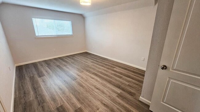 Building Photo - 9327 Leader St