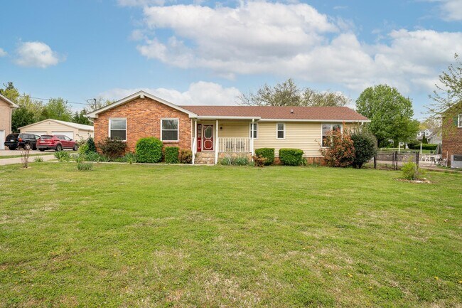 Primary Photo - 120 Lake Point Dr