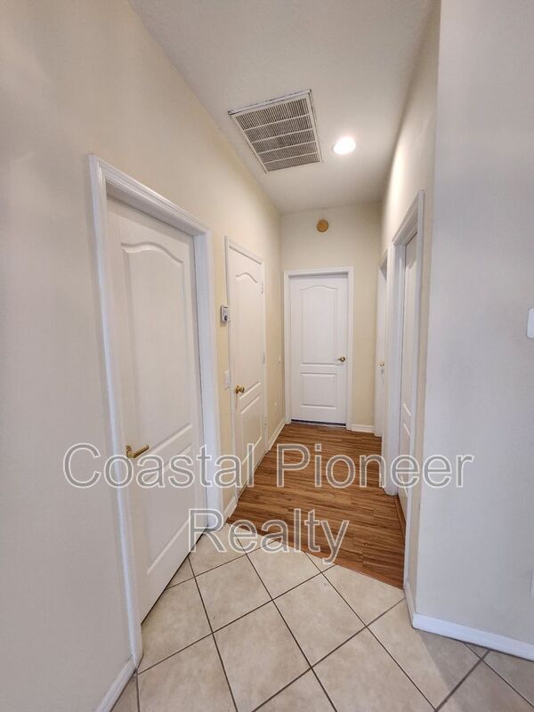 Building Photo - 11614 Whiterook Ct