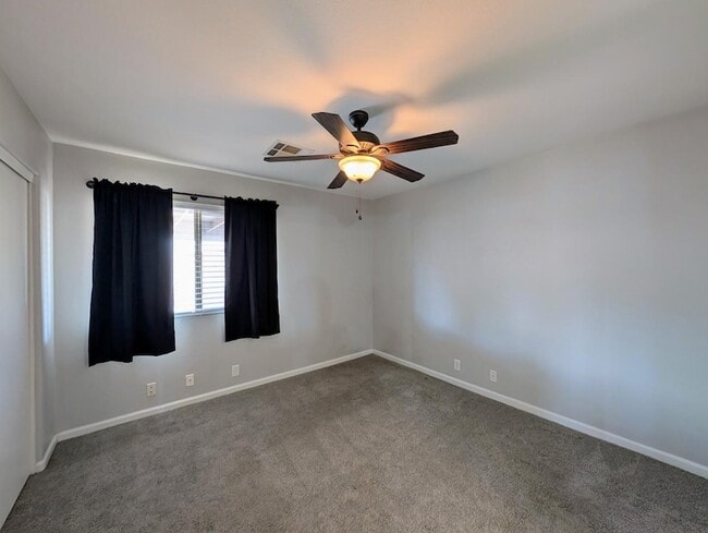 Building Photo - 15746 W Elm St