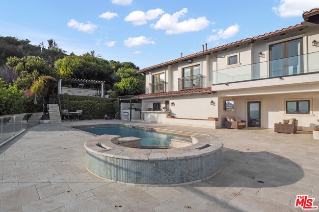Building Photo - 24753 Vantage Point Terrace