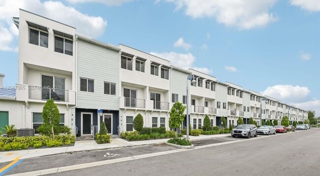Building Photo - 18155 SW 98th Ave