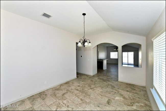 Building Photo - 14945 Tierra Escape Ave