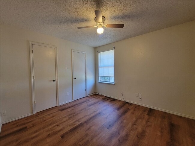 Building Photo - 1324 Bluffview Dr