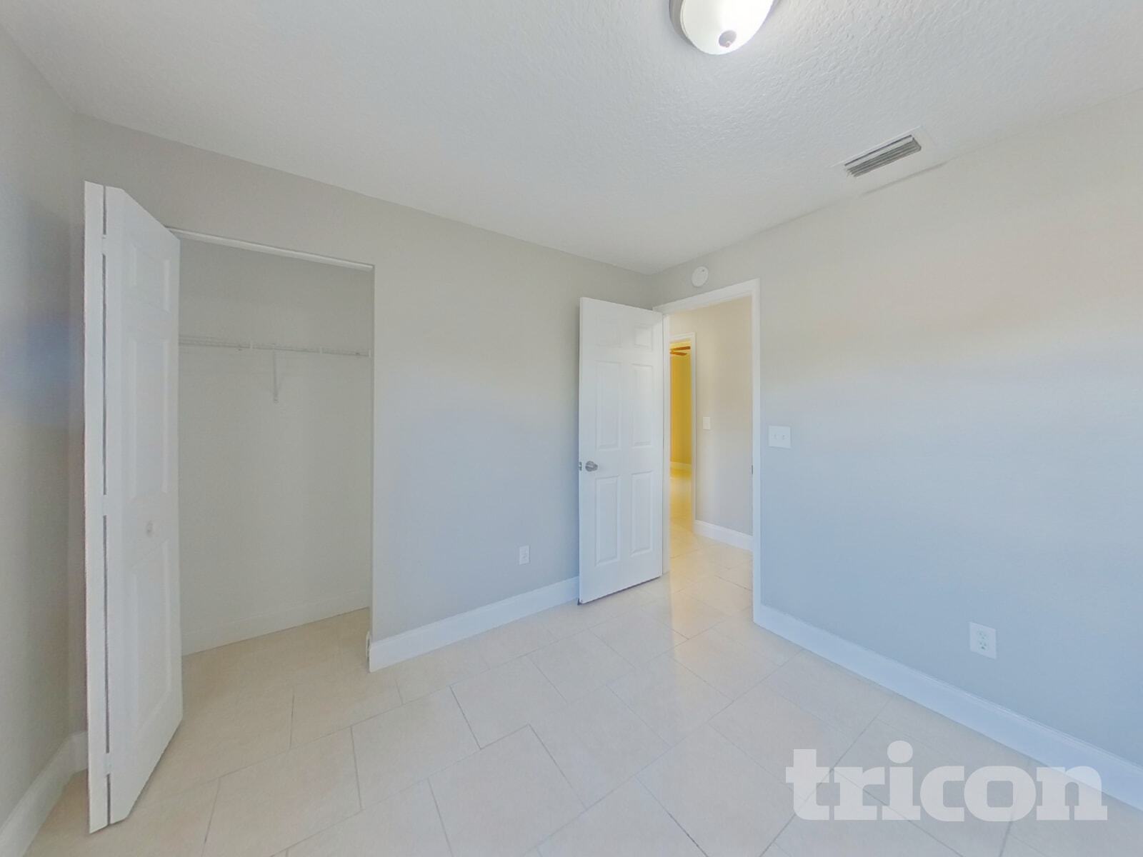 Building Photo - 2527 Orange Ave