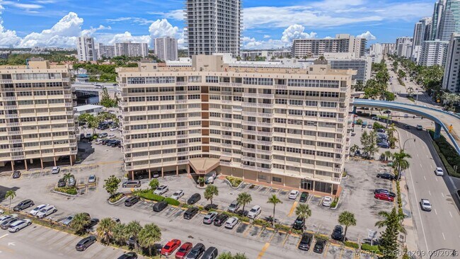 Building Photo - 1825 S Ocean Dr