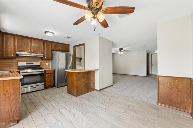 Building Photo - 2905 SW 82nd St