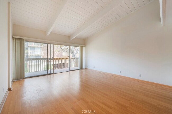 Building Photo - 6542 Ocean Crest Dr