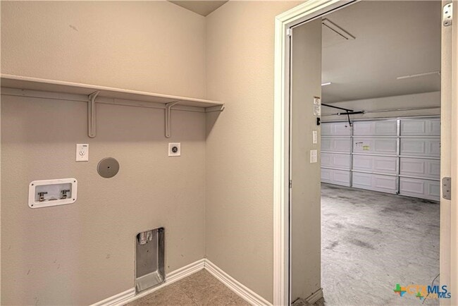 Building Photo - 609 Coventry Dr