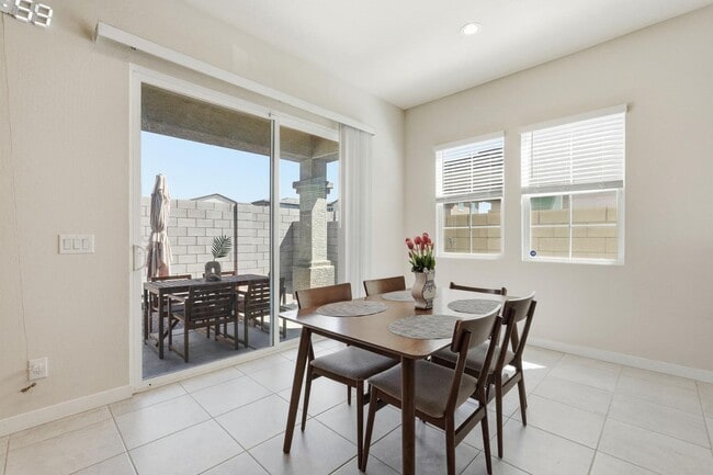 Building Photo - 1521 S Senate St