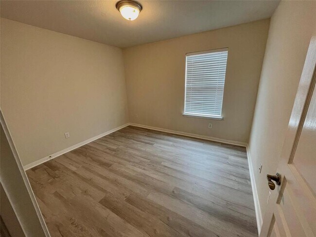 Building Photo - 28811 Chestnut Pines Dr