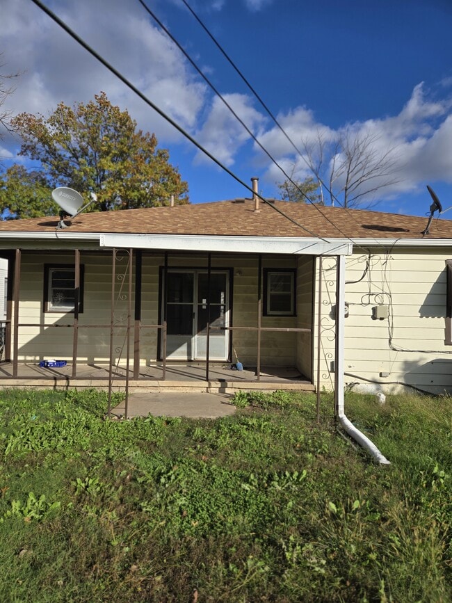 Building Photo - 1219 N Harding Ave