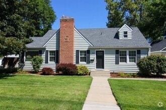 Building Photo - Remodeled 5 Bedroom