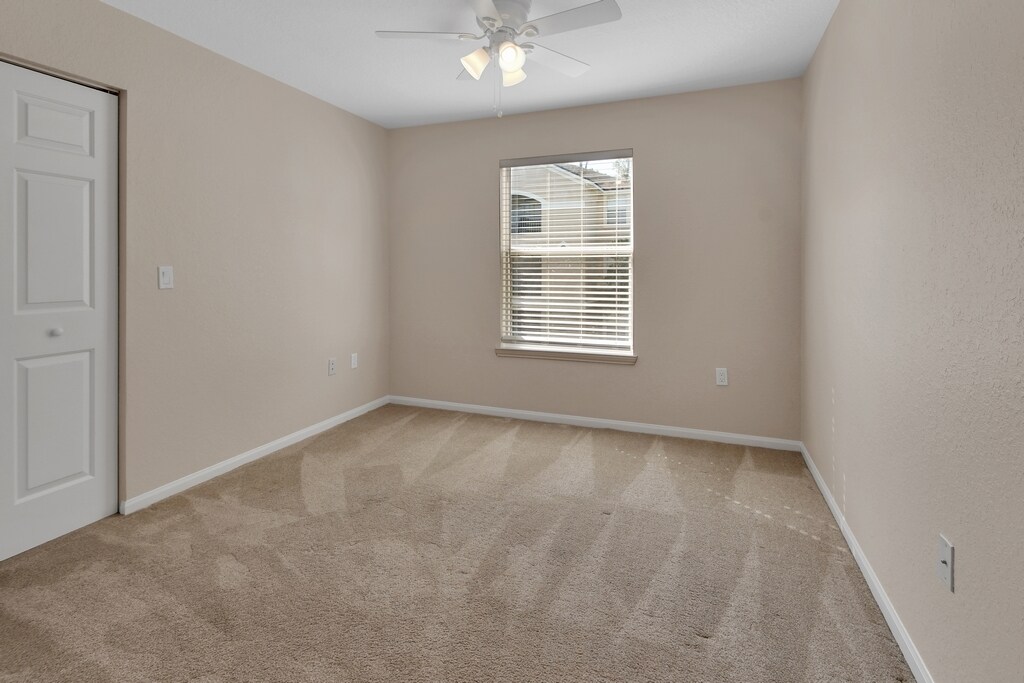 Building Photo - 940 Village Trl