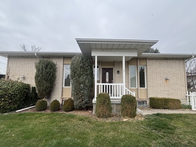 Building Photo - 1201 E 5600 S