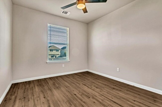 Building Photo - 4611 Graceful Ln