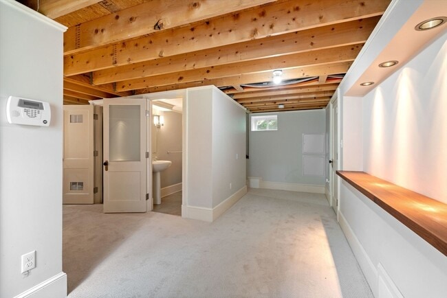 Building Photo - 23 Bellis Cir