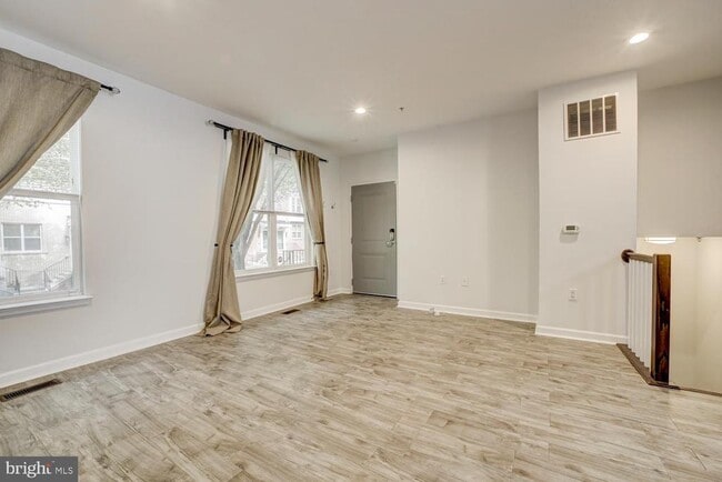 Building Photo - 2501 Sayles Pl SE