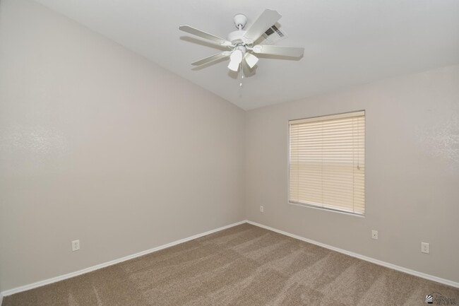 Building Photo - 1705 S 45th Dr