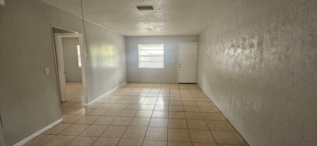 Building Photo - 1221 Kennedy Rd
