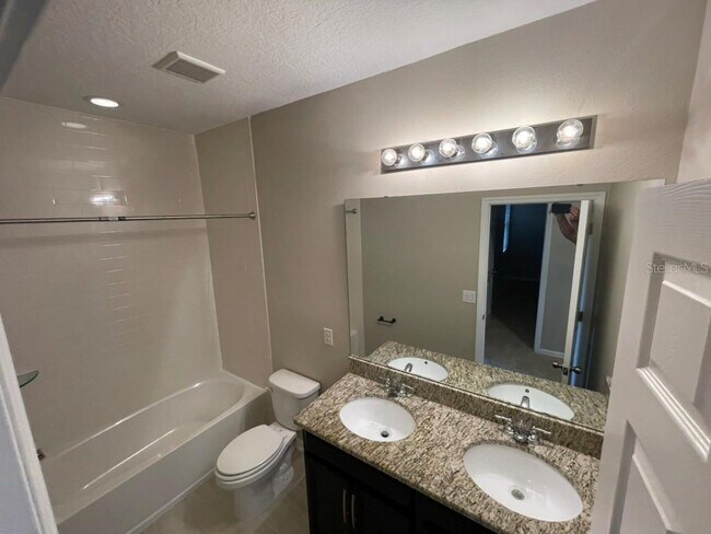 Building Photo - 15221 Sunrise Grove Ct