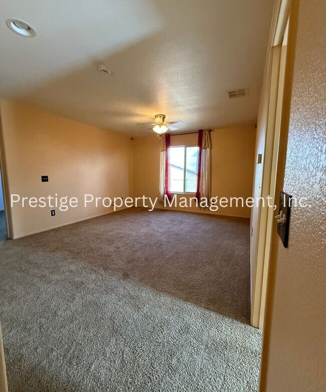 Building Photo - Large Sahuarita home in a cul-de-sac!