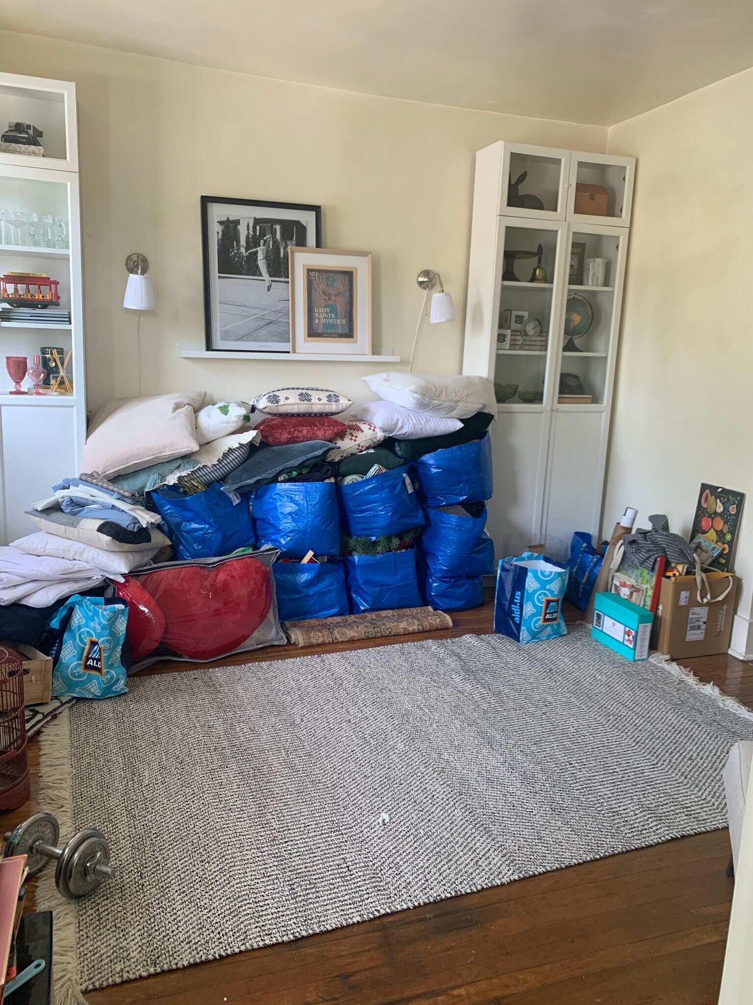 Building Photo - 5535 Wellesley Ave